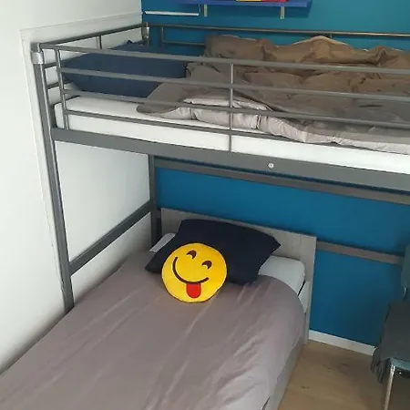 アパート A Place To Be Happy And Free アントウェルペン